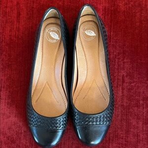 Slip on black shoes. NURTURE  Sz 9 Like new. Small wedge in back.